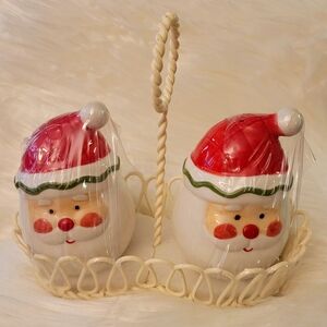 Santa salt and pepper shakers